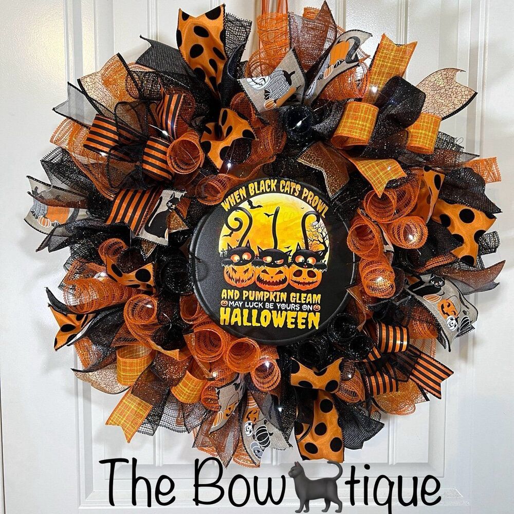 Handmade 22 in Halloween Wreath Black Cat LED Lights #W10